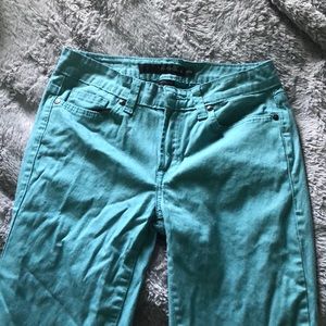 Women’s 27 Calvin Klein skinny jeans